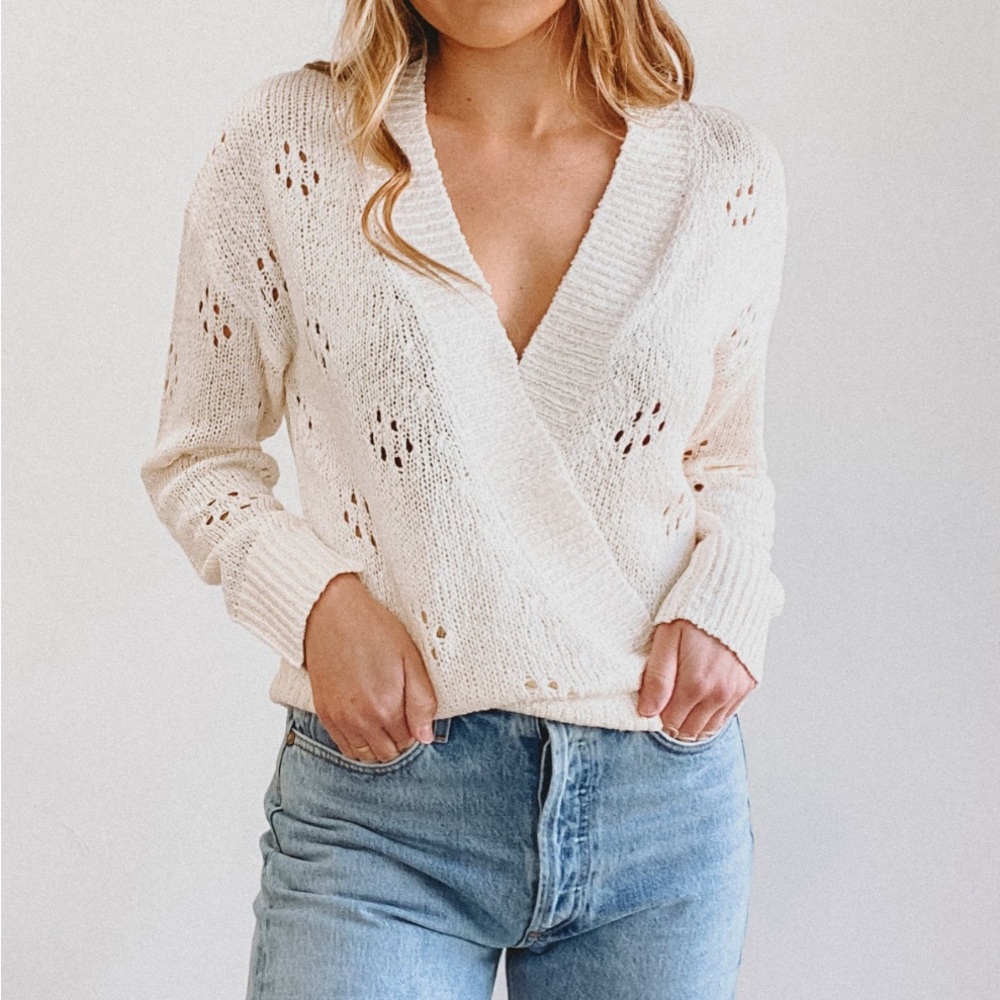 ASTR the Label Stephanie Pointelle V-Neck Wrap Boho Knit Cream Sweater L NEW